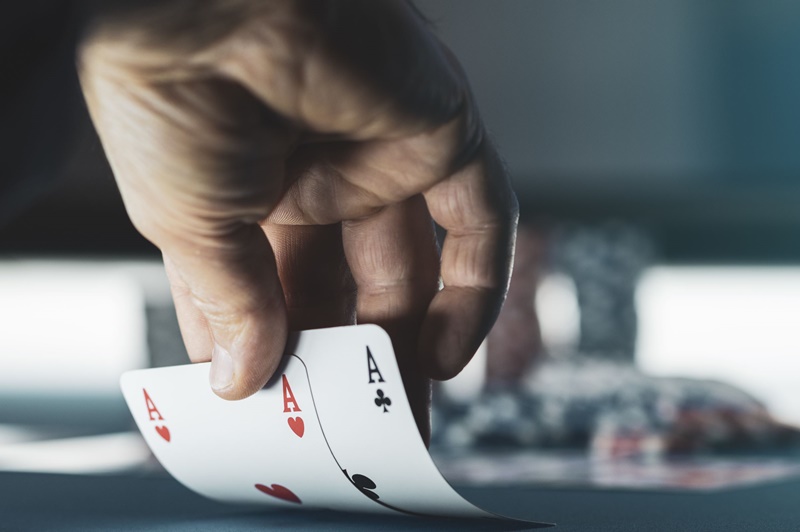 Invata sa joci poker! Cele mai populare 4 jocuri