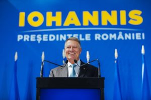 Președintele Klaus Iohannis: PSD a realizat mii de kilometri de autostradă &#8211; cu CREIONUL!