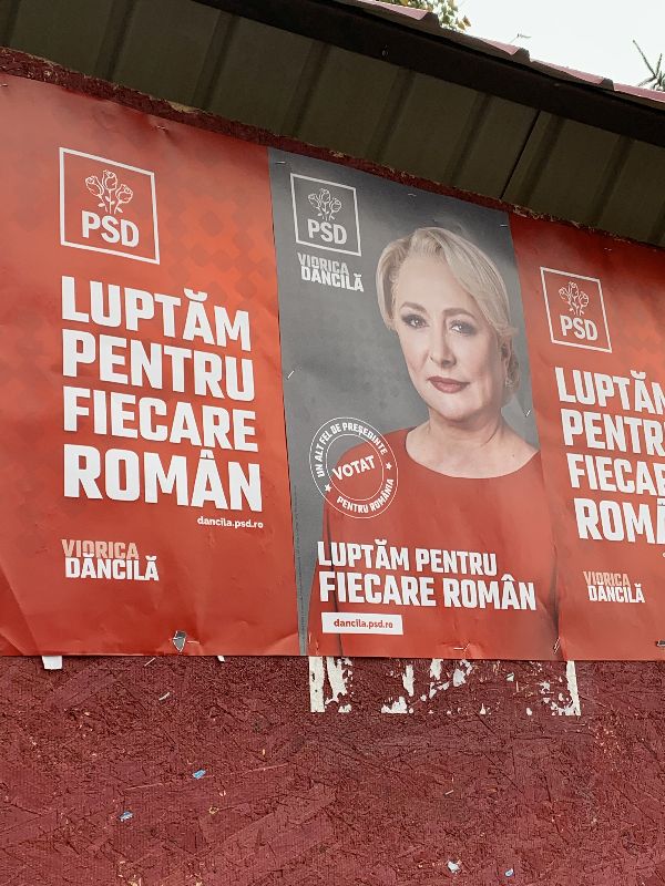 Dăncila în capse