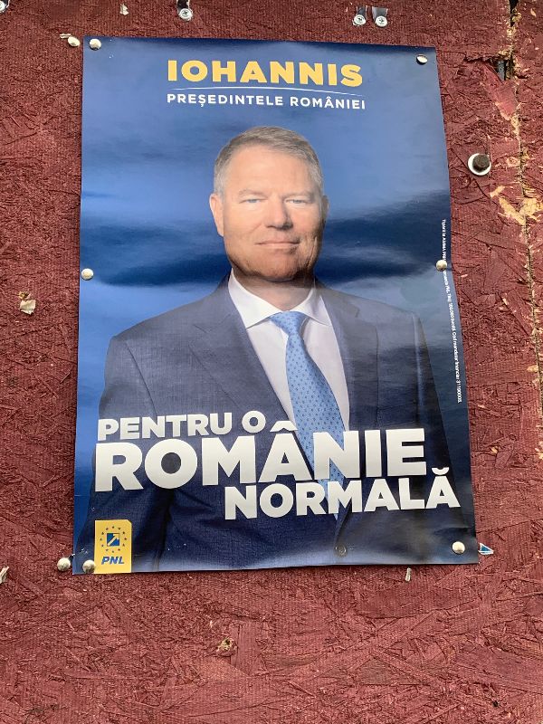 Iohannis în pioneze