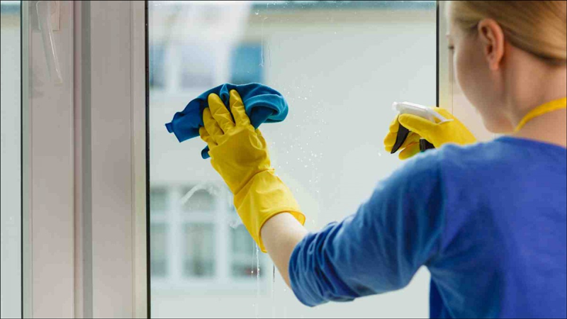 TOP 5 sfaturi pe care NU le știi pentru curățarea perfectă a ferestrelor tale, într-un timp scurt!