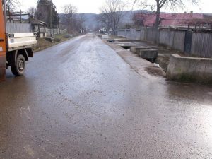 Rețea de gaz metan și 11 km de asfalt la Ion Creangă