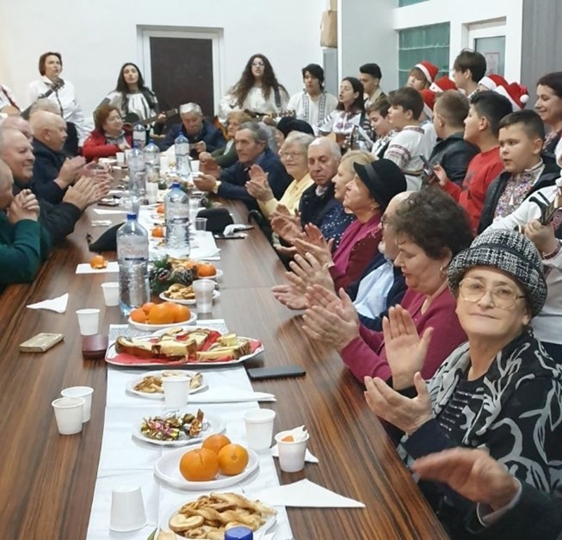 Pensionarii PSD Piatra Neamț sărbătoriți de Florentina Moise