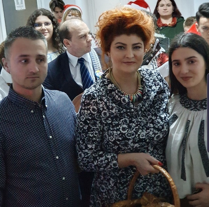 Pensionarii PSD Piatra Neamț sărbătoriți de Florentina Moise