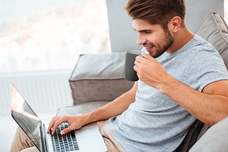 3 obiceiuri care te ajuta sa prelungesti durata de viata a laptopului tau