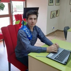 Șef de promoție la Colegiul Național Calistrat Hogaș: Andrei Nicu Dandu-Pop (profil umanist)