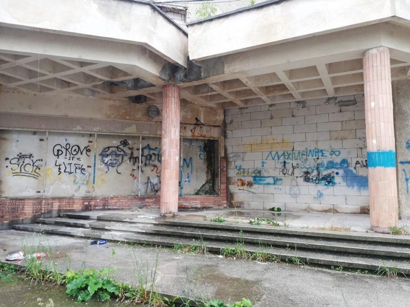 Părțile urâte ale orașului; Ruine și mizerie în Dărmănești