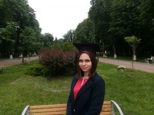 Șef de promoție: Eliza Elena Donici vrea să fie medic în România