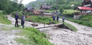 Mai multe comune din Neamț primesc din nou bani de la Guvern pentru refacerea drumurilor și podurilor afectate de inundații