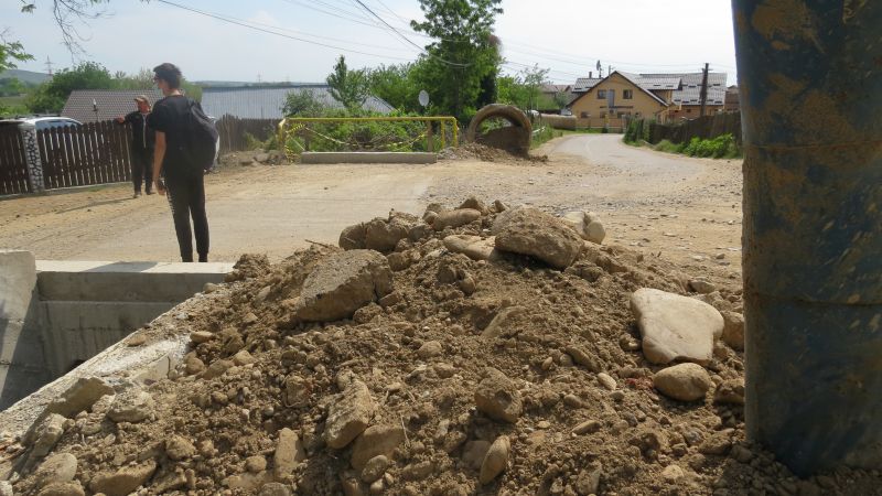 Cartierul Văleni &#8211; un ”sat” cu apă ruginie, plin de gunoaie și de infracționalitate. Foto-video