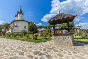 Neamț: Anchetă epidemiologică la Mănăstirea Văratec și la centrul pentru bătrâni