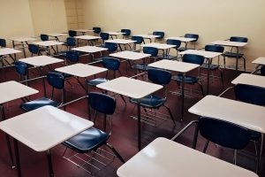 Oficial. Școlile din județ unde orele vor începe față în față de luni