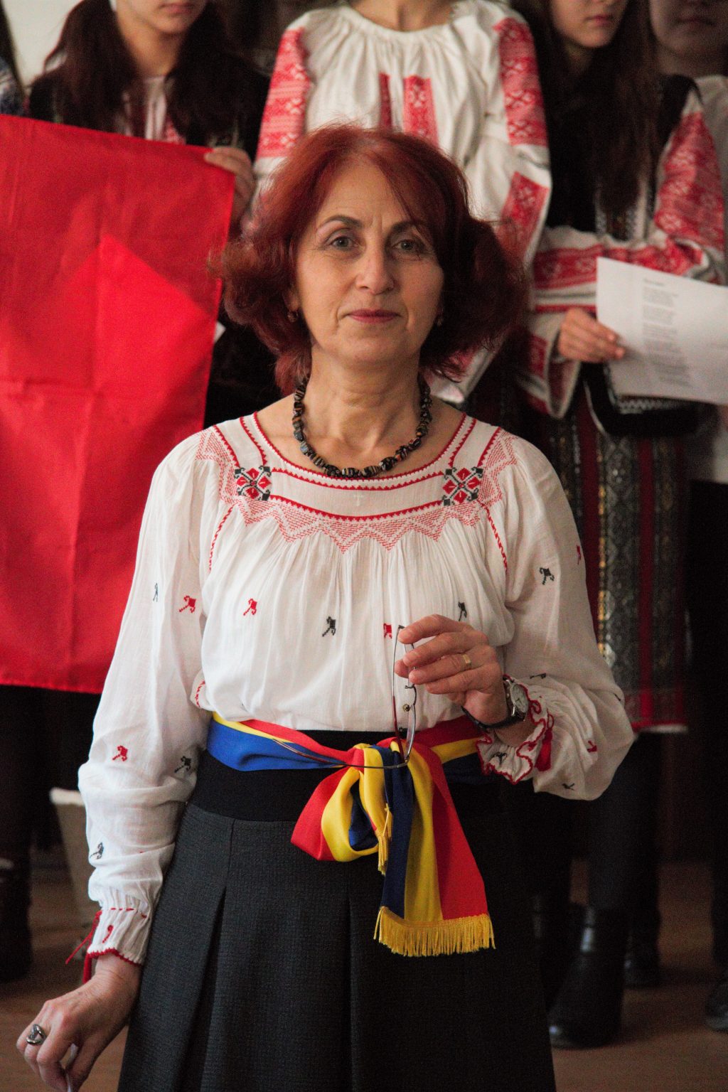 Prof. Mihaela Gherghelescu: „Cred cu tărie în formarea elevilor în spiritul asumării propriei istorii naționale” mihaela gherghelescu