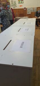 Incredibilul devine ceva obișnuit: încă o secție de vot fără sigilii la Piatra Neamț!
