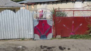 GARA VECHE, cartierul contrastelor din Piatra-Neamț. Opulență, sărăcie, manele și lume bună