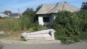 GARA VECHE, cartierul contrastelor din Piatra-Neamț. Opulență, sărăcie, manele și lume bună