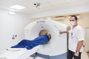 Bolnavii de cancer din Neamt, tratați gratuit într-un centru privat din Iași