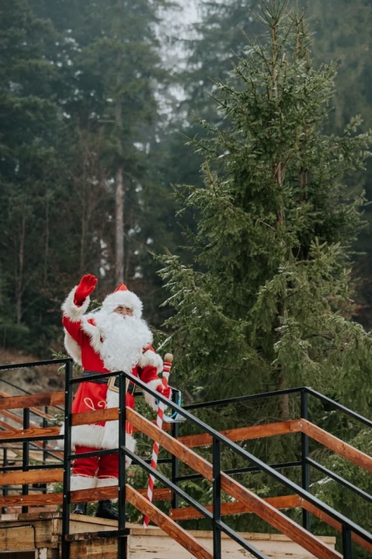 Moș Crăciun &#8211; pe pârtia din Durău în fiecare week-end