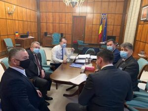 Premierul promite achitarea datoriei comunei Ceahlău din bugetul de stat