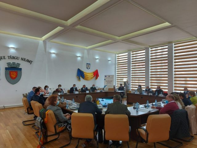 Consilierii PNL din Târgu Neamț suflă-n și-n Apa Serv