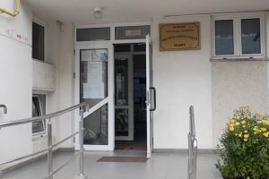 O asistentă medicală din cadrul DSP Neamț reținută pentru corupție. Cerea euro și promitea locuri de muncă în Spitalul Județean Neamț