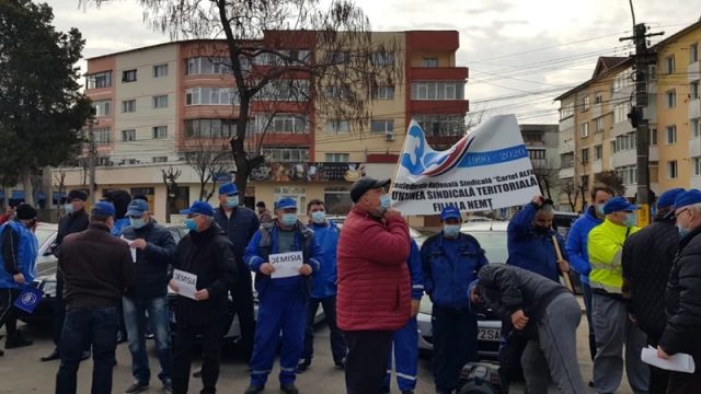 Sindicaliștii de la Apa Serv vor protesta în fața Consiliul Judeţean Neamţ