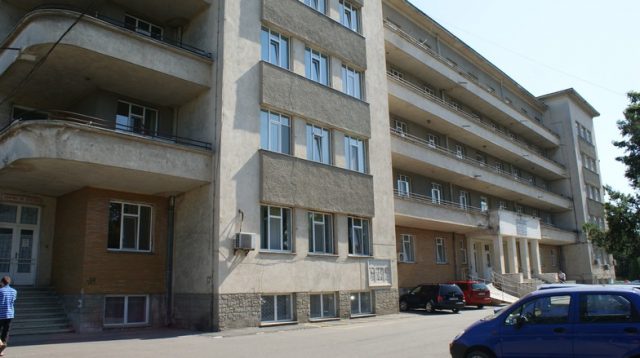 Tragedie la Spitalul Județean Neamț: un pacient s-a aruncat de la etajul 3