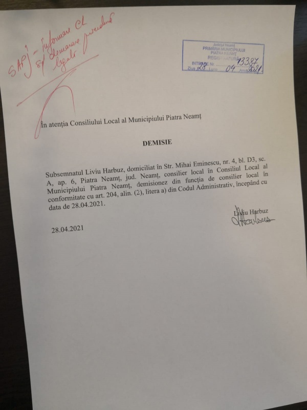 Prefectul de Neamţ a dat ordin de încetare a mandatului de consilier al lui Liviu Harbuz