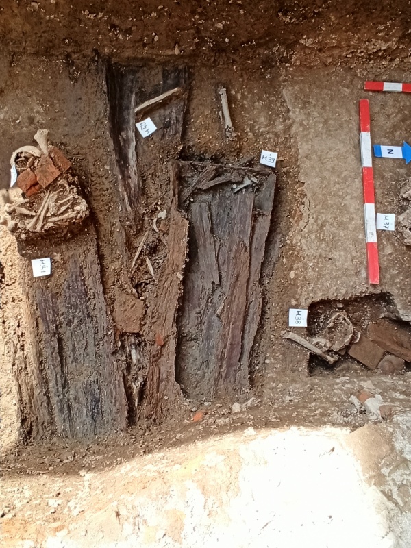 Vestigii ale trecutului scoase la lumină de arheologi la Mănăstirea Văratec