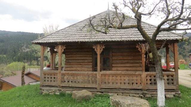 O casă tradiţională din Grinţieş, cu ateliere vivante – în circuitul civilizaţiei lemnului