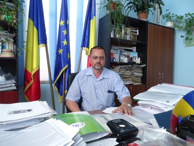 Girov. Primar Vasile Ciubotaru: „Comunitatea vrea apă, canalizare și gaz metan”