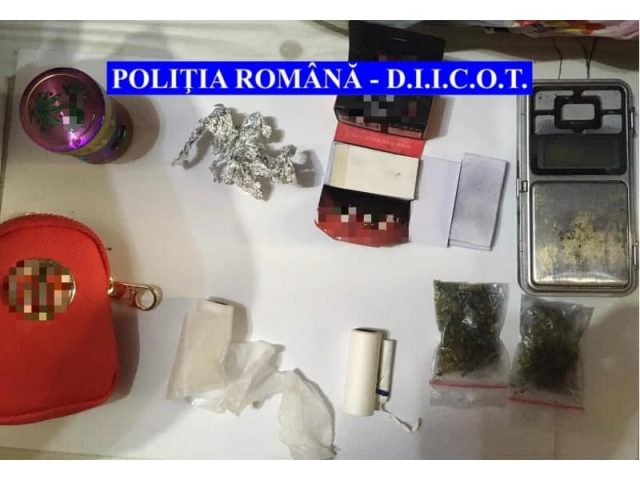 Fost „academician” al lui Țâță arestat alături de alți 6 dealeri de cocaină și cannabis. Video