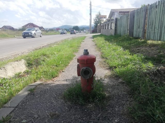 Video.„Cine-a pus hidrantu-n drum” episodul 2 &#8211; O țeavă galbenă în mijlocul trotuarului 