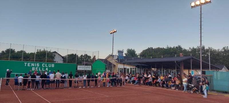 Micii tenismeni premiaţi la Cupa oraşului Târgu Neamţ