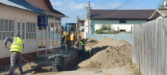Lucrări pregătitoare asfaltării pentru două străzi din Târgu Neamţ