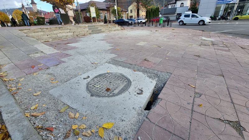 Piatra Neamț: Orașul cu trotuare „îngrijite” în bătaie de joc