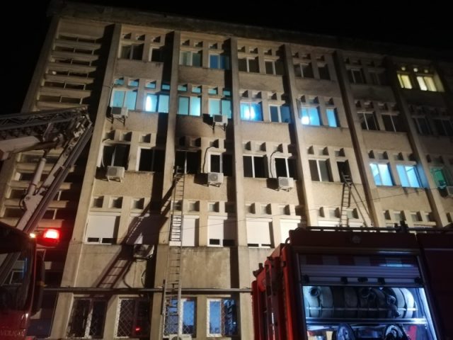 Primele puneri sub acuzare în dosarul incendiului de la Spitalul Piatra Neamț: a fost schimbată încadrarea juridică a faptelor