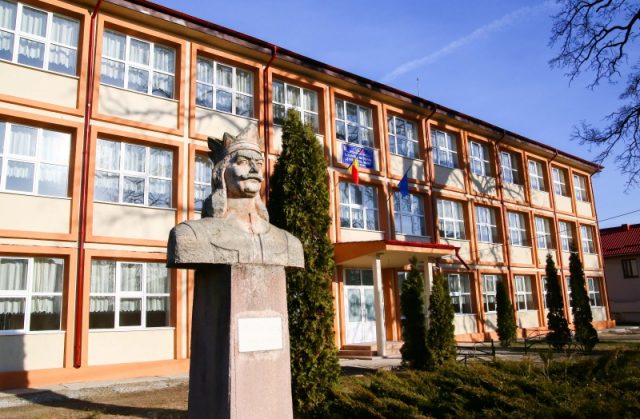 Târgu Neamţ: PSD și-a trimis consilierii la şcoală