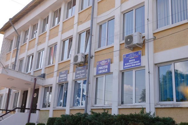Târgu Neamţ: Bani pentru plata indemnizaţiilor persoanelor cu handicap şi a asistenţilor personali