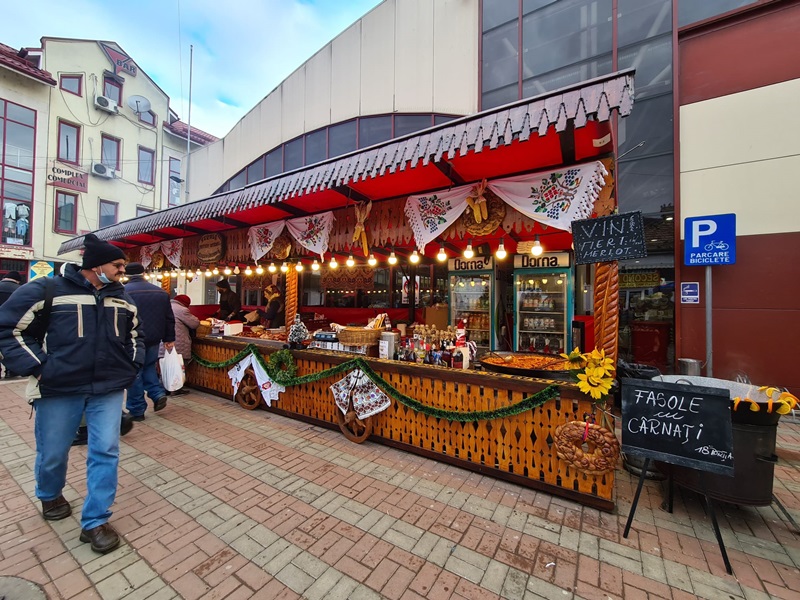 VIDEO. Târgul „Expo Bunătăți Tradiționale” în Piața Centrală din Piatra-Neamț
