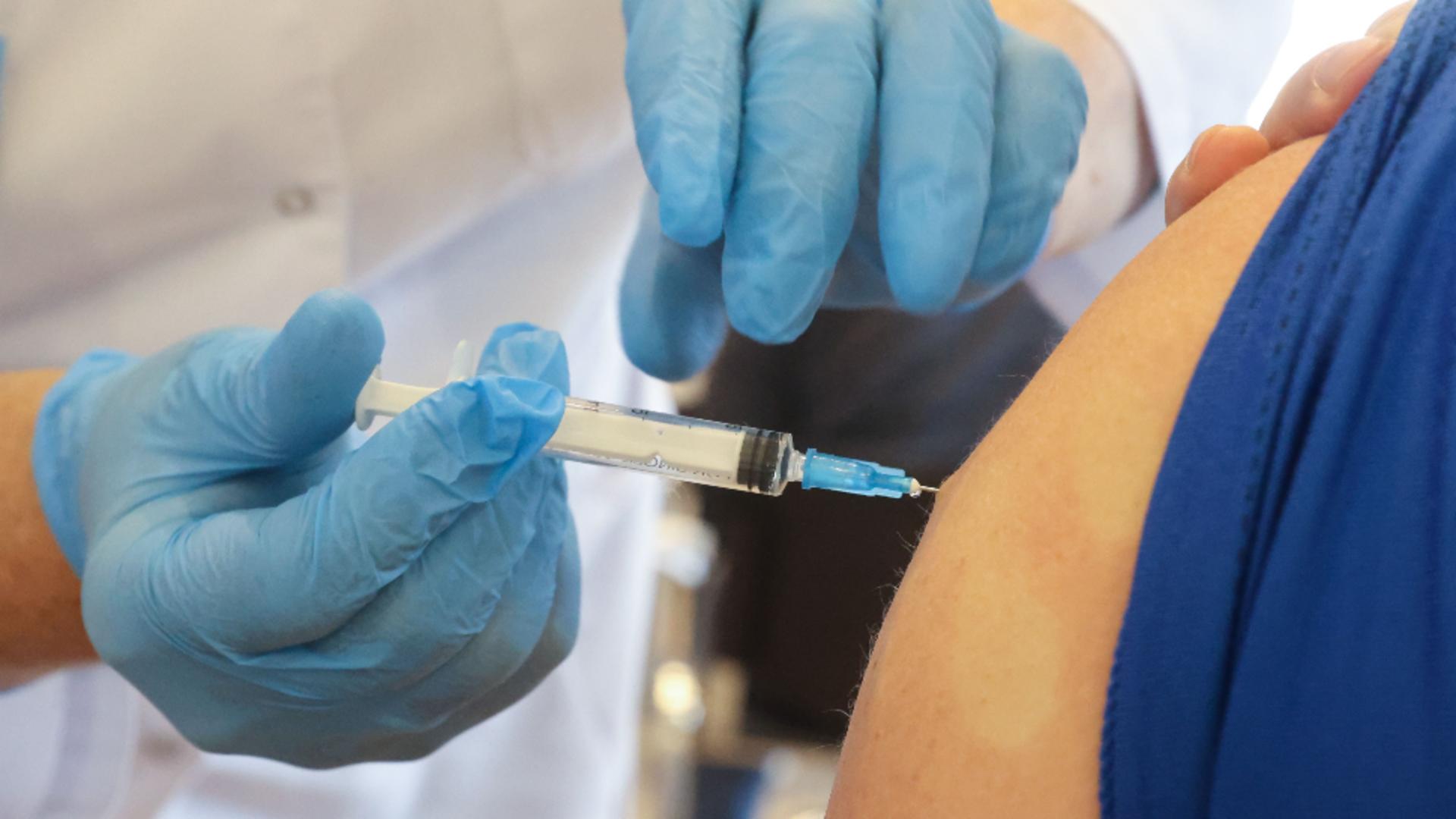 SONDAJ AVANGARDE Românii au încă dubii în privinţa utilităţii vaccinării
