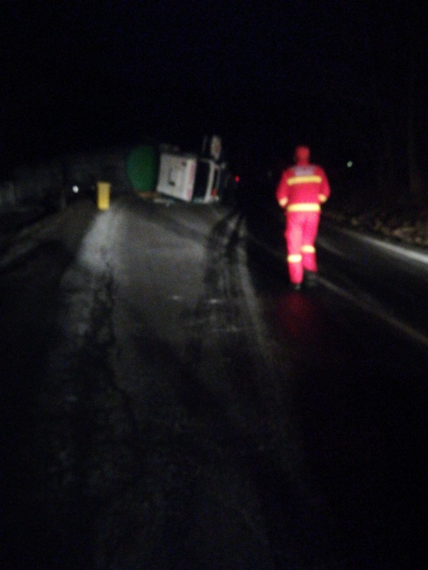 Știre actualizată: Trafic blocat în totalitate în satul Poiana, comuna Grințieș