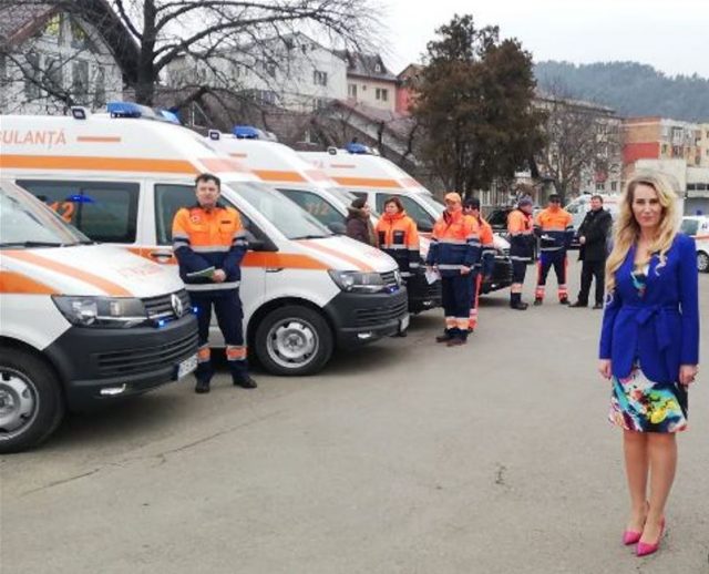 Ambulanța Neamț copleșită: 500 solicitări de testare la Covid, două zile de aștepare
