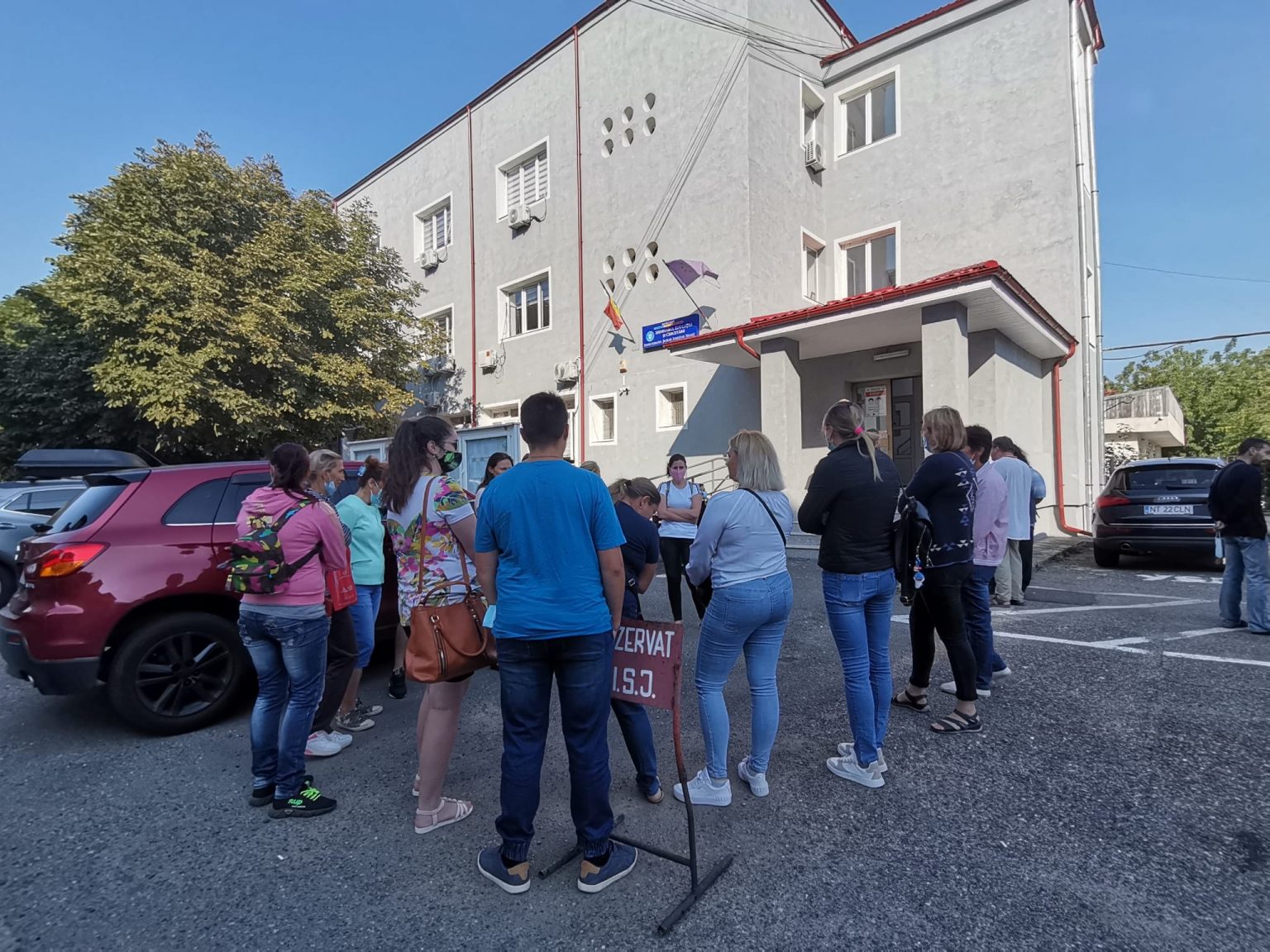 Scandalurile din 2021 din învățământul nemțean protest scoala romani