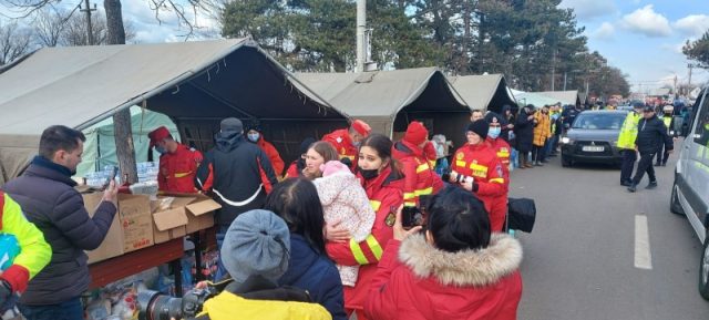 ISU Neamț: „Încă un transport de ajutoare umanitare a plecat astăzi din Piatra Neamț, spre Vama Siret”