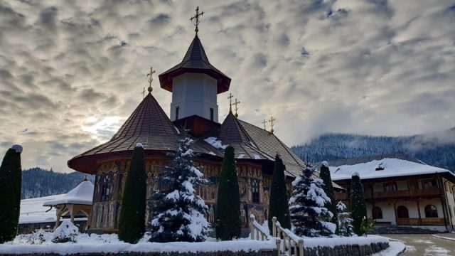 103 ani de la nașterea părintelui Iustin, unul din cei mai iubiți dintre duhovnicii României