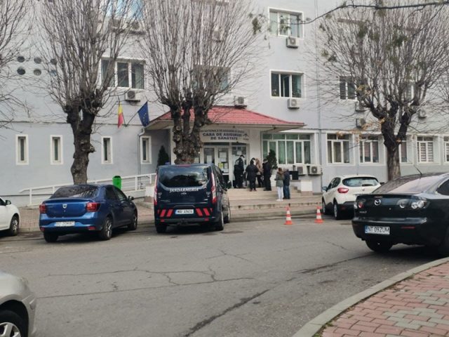Dosarul decontărilor fictive pe TBC: medicii Leonard Chirițescu și Mircea Oană au scăpat de arestul la domiciliu