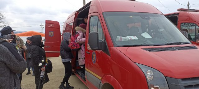 Ajutoare de la Piatra Neamţ pentru refugiați / “Poți veni în România, e safe!”