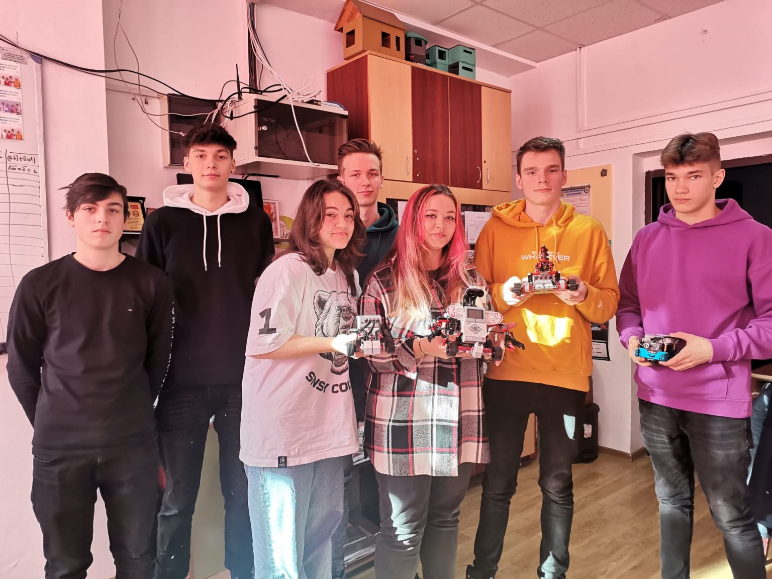 cartianu robotica Francesco Horodniceanu Dacian Trifan Tiberiu Cucu Vlad Tomescu Mihai Luncanu Emilia Crismaru Iustina Pozderca