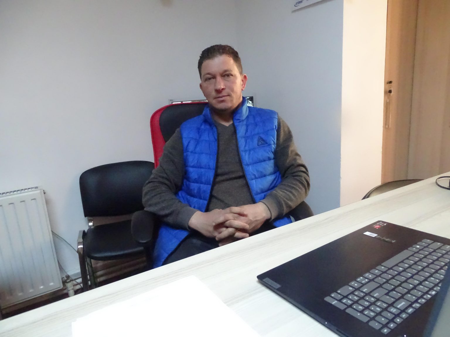 REDIU Lucrări de construcții cu salariații primăriei / interviu cu viceprimarul Mădălin Bogdan MOTFOLEA rediu viceprimar madalin motfolea